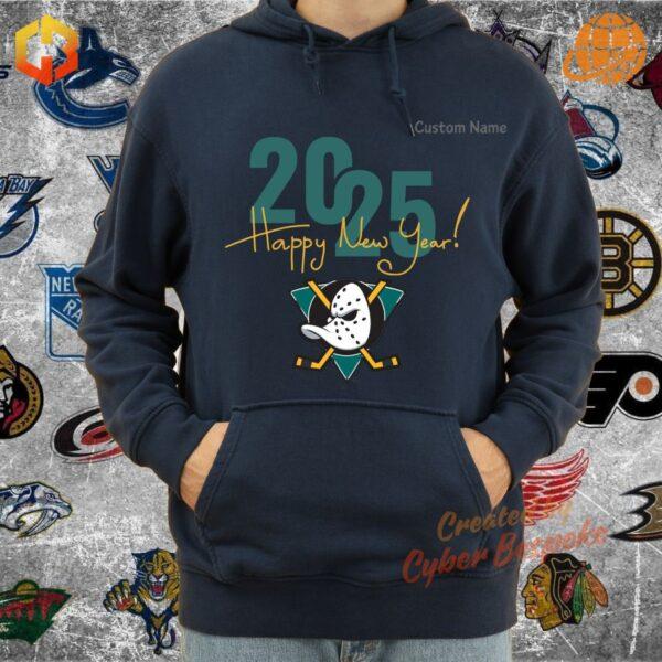 Anaheim Ducks unisex hoodie in black and orange, featuring the team’s logo, a great gift idea for fans.